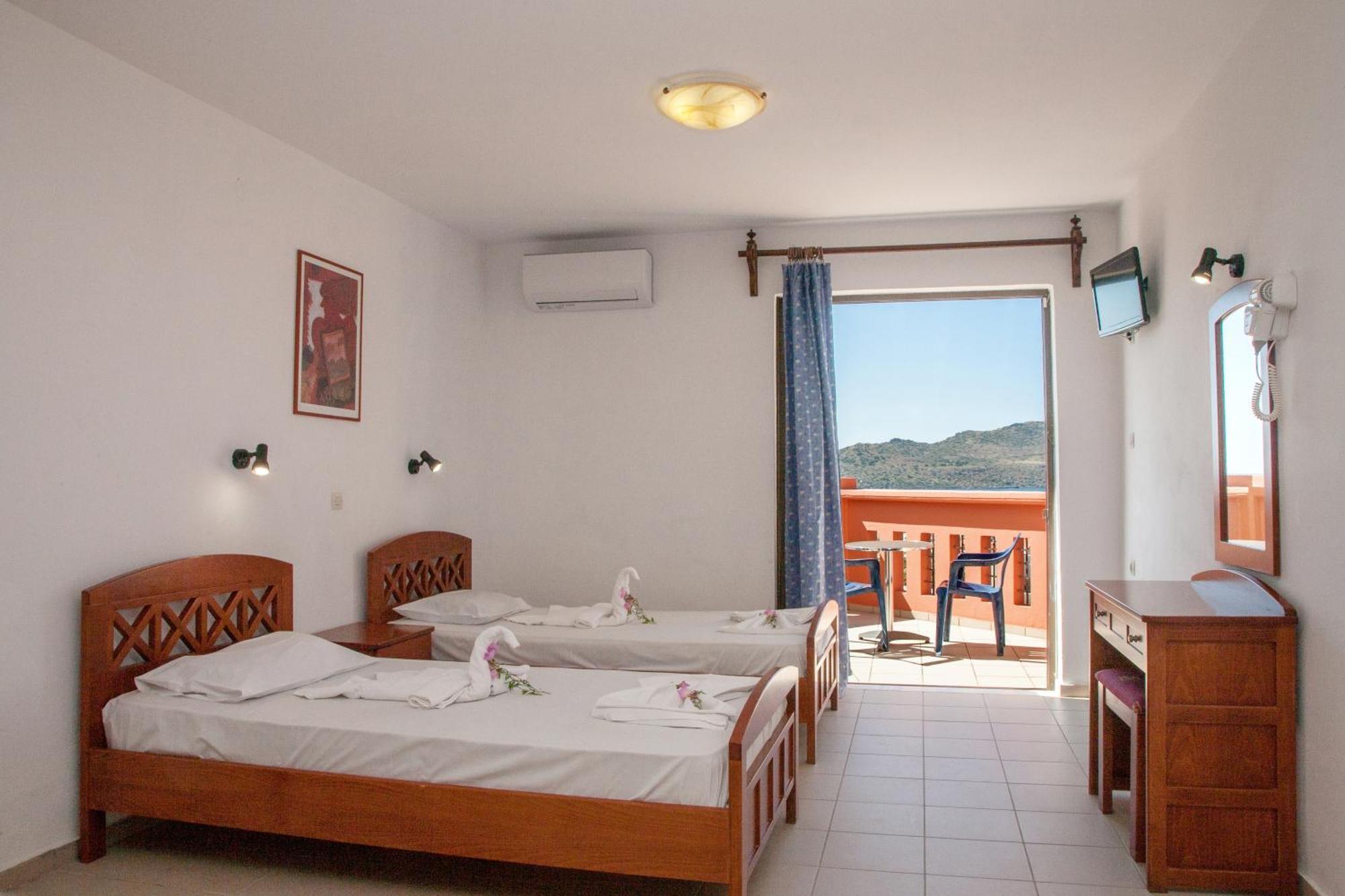 Ekavi Apartments Agia Marina Esterno foto