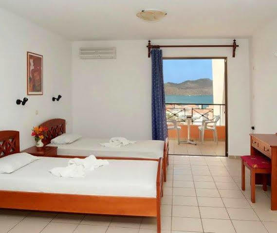 Ekavi Apartments Agia Marina Esterno foto