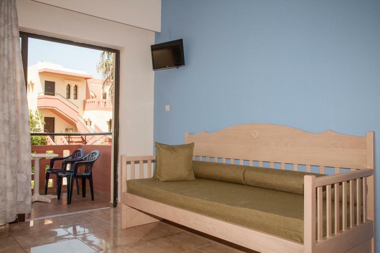 Ekavi Apartments Agia Marina Esterno foto