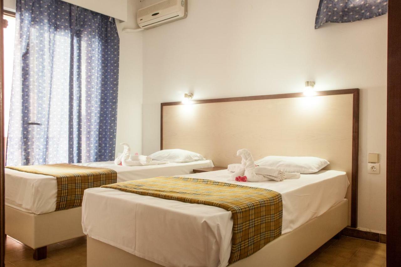 Ekavi Apartments Agia Marina Esterno foto