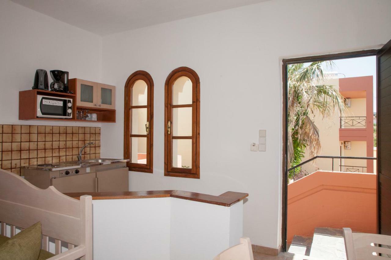 Ekavi Apartments Agia Marina Esterno foto