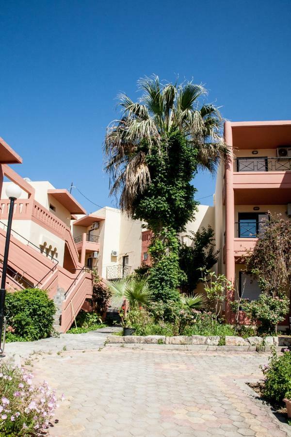Ekavi Apartments Agia Marina Esterno foto