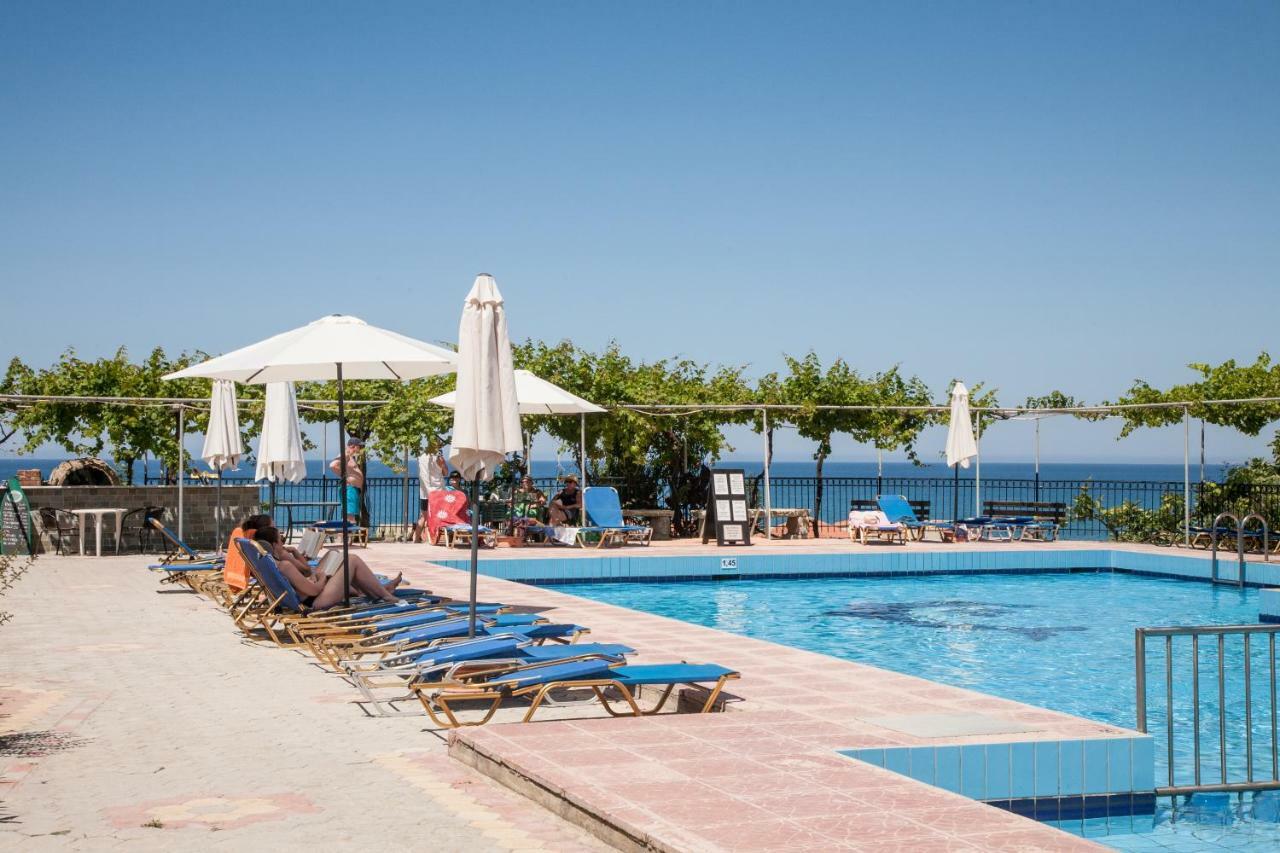 Ekavi Apartments Agia Marina Esterno foto