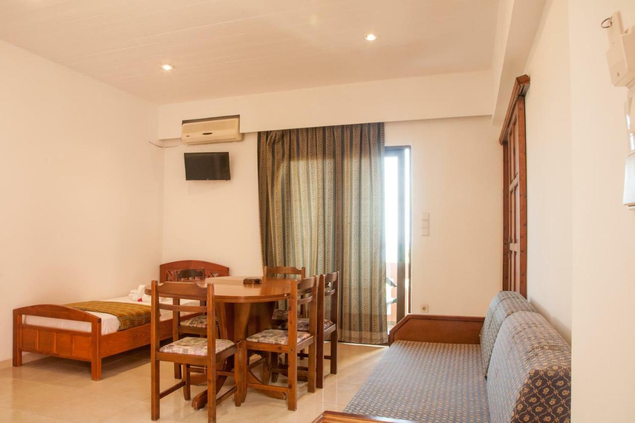 Ekavi Apartments Agia Marina Esterno foto